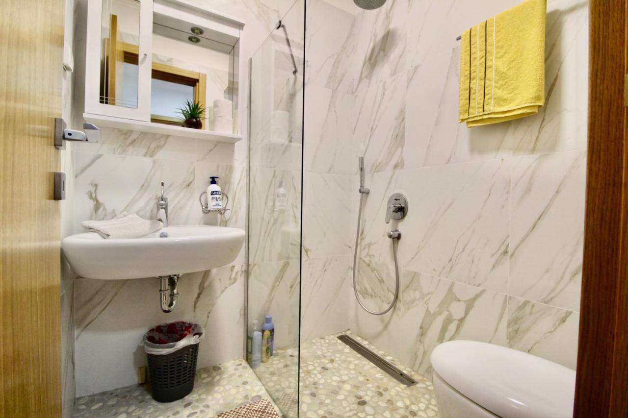 2Bd New Dobrota Apt With Bay Views كوتور المظهر الخارجي الصورة